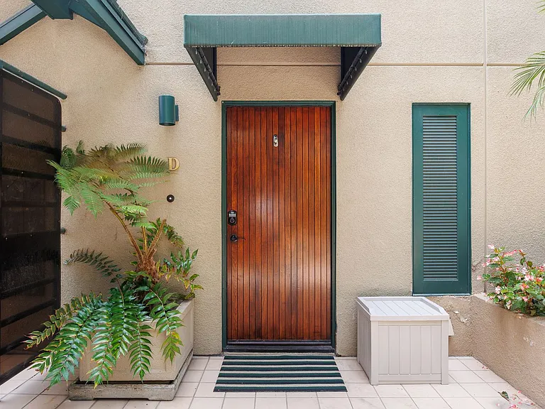 8132 Camino Del Sol #D — Photo 22