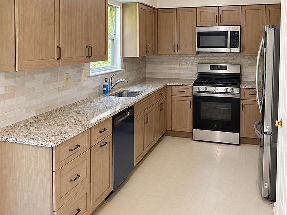 2nd image of 3794 Swetland Dr