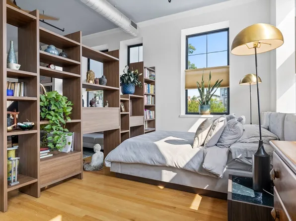 220 Spencer Ave Unit 106, Chelsea, MA 02150