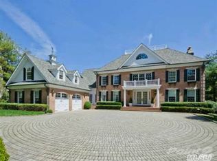 6 Country Meadow Ct, Melville, NY 11747