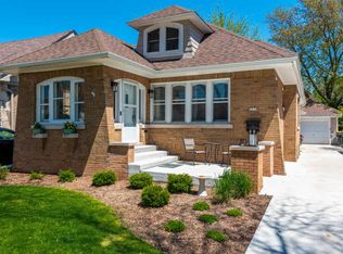 2634 N 69th St, Wauwatosa, WI 53213