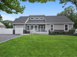 10 Harmony Dr, Port Jefferson Station, NY 11776