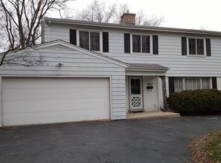 1887 Stockton Dr, Northfield, IL