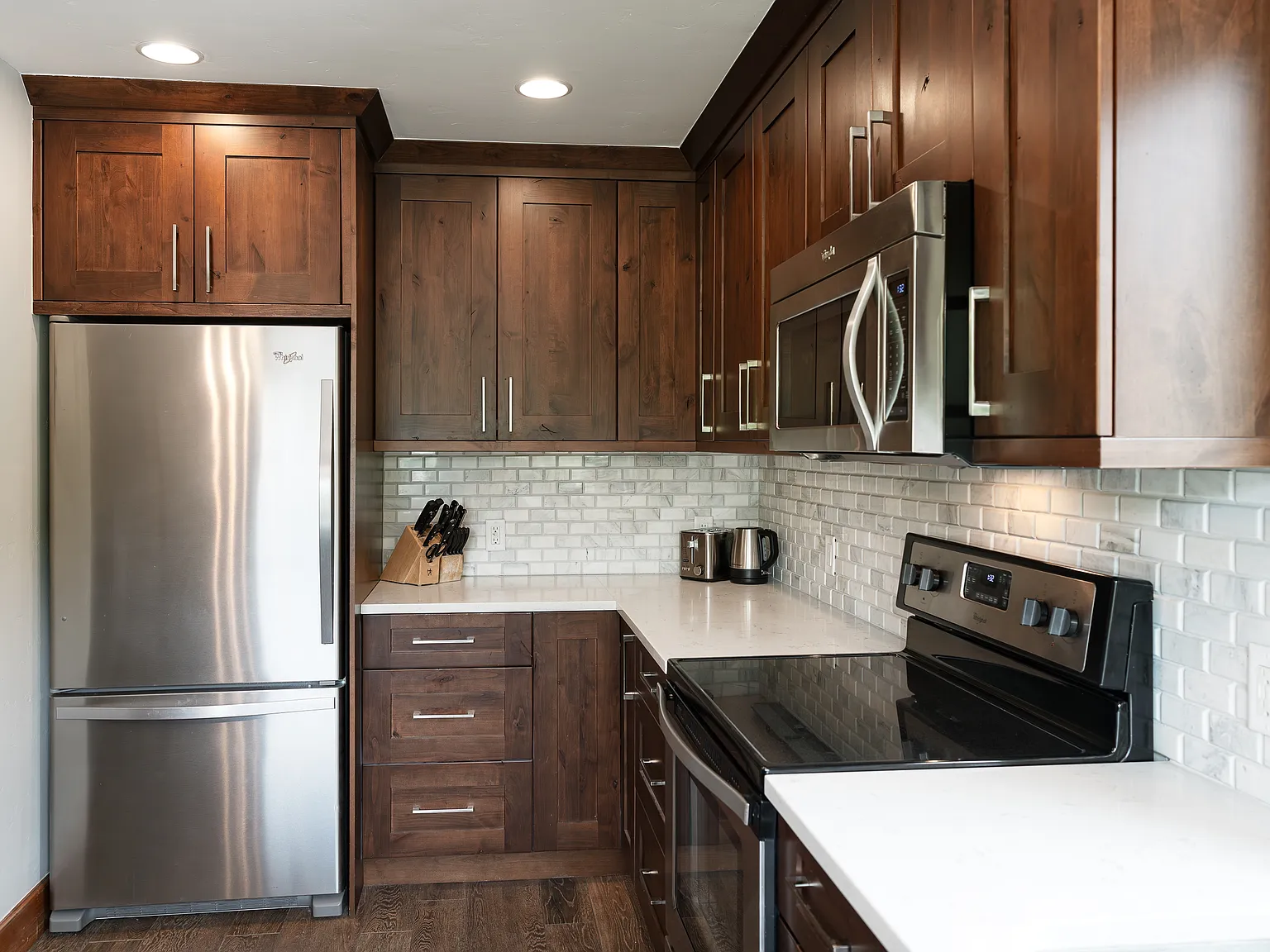 2 bed, 849 sqft, $12,000 — Photo 3