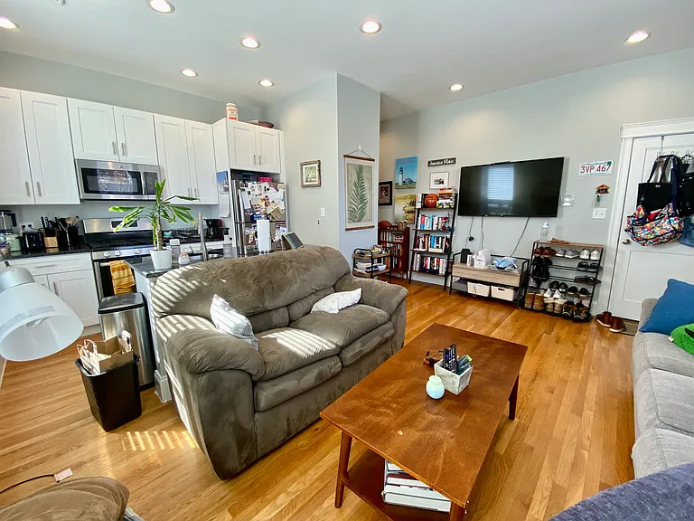 405 S Huntington Ave #1L — Photo 5