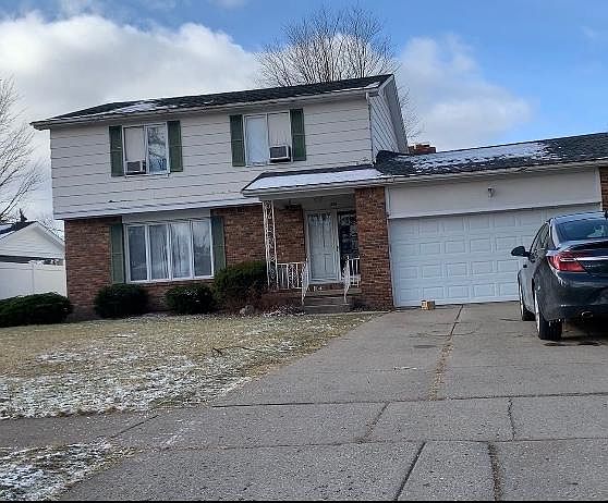 1st image of 296 Fruitwood Ter