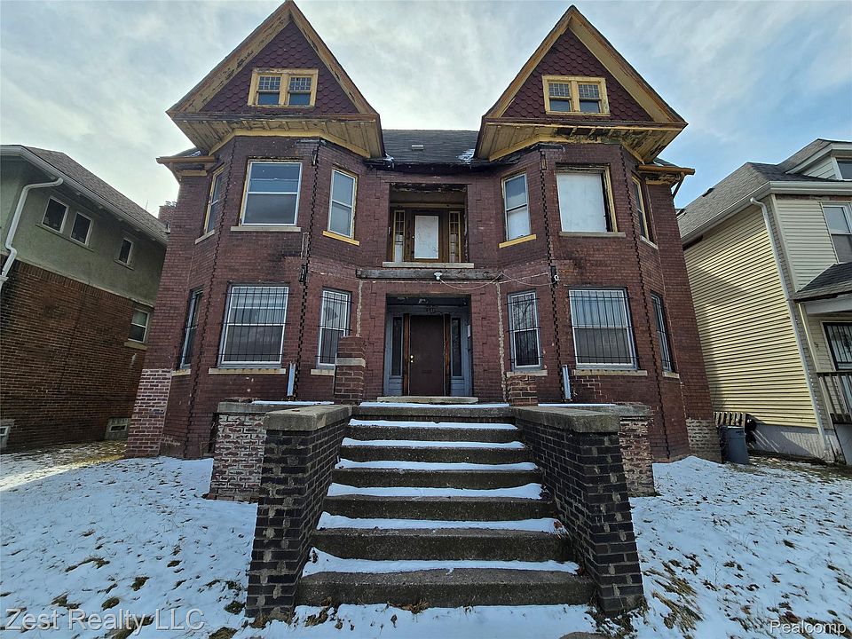 1st image of 691 Clairmount St