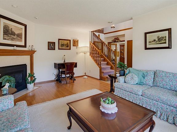4th image of 3141 Antrobus Cres