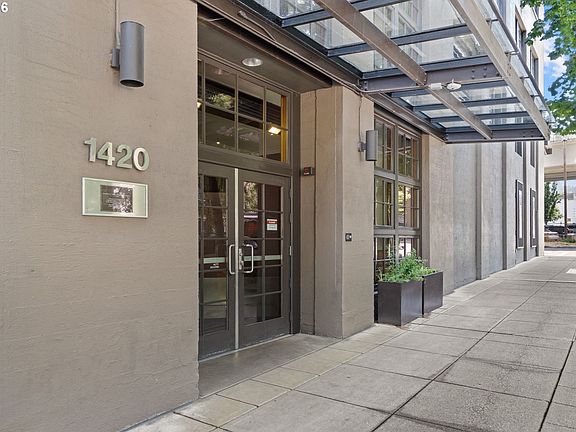 2nd image of 1420 NW Lovejoy St APT 526