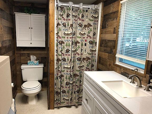 5th image of 1840 Lakeview Dr