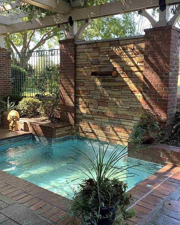 Cocktail pool/spa on patio