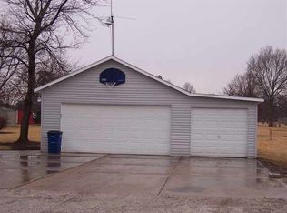 5110 28th Ave, Moline, IL 61265