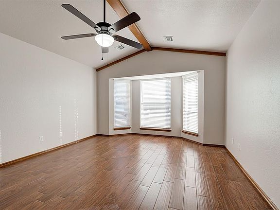 4th image of 117 S Ramblin Oaks Dr