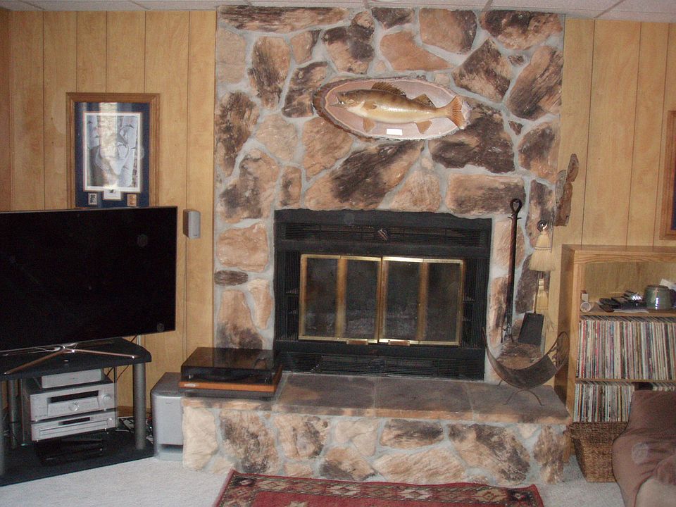 1st image of 9208 Erickson Ct N
