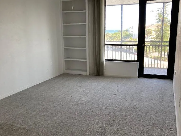 627 Alhambra Rd #301 — Photo 21
