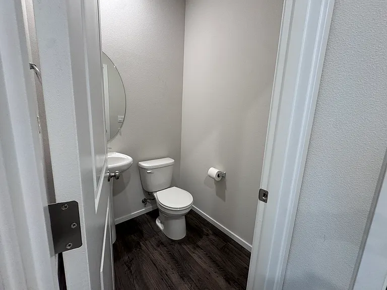 896 N 18th Ave — Photo 10