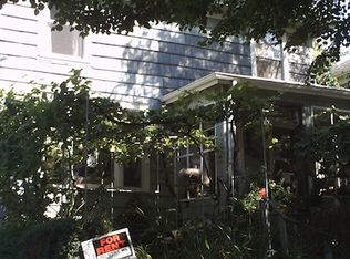 2927 NE Couch St, Portland, OR 97232