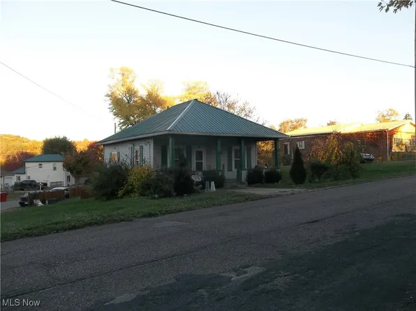 266 Zanesville Rd, Roseville, OH 43777