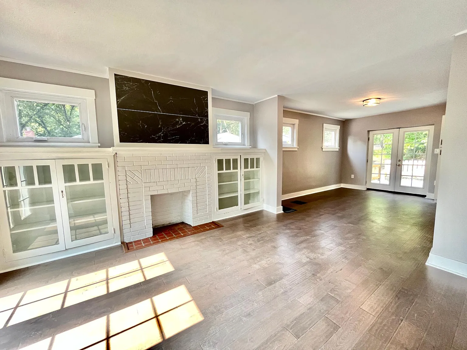 2 bed, 1.5 bath, 1178 sqft, $2,100 — Photo 3