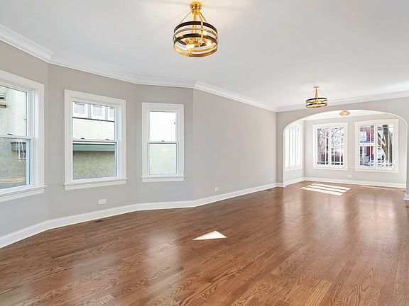 4th image of 604 Woodbine Ave