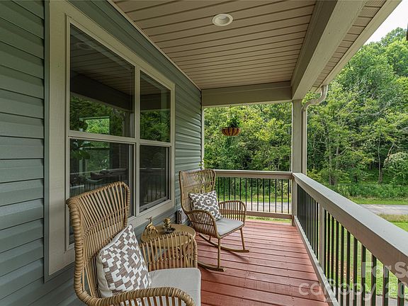 4th image of 38 Sunrise Dr