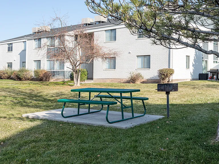 Goldstone Place Apartments — Photo 12