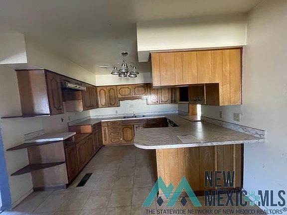 5th image of 2601 W Richardson Ave