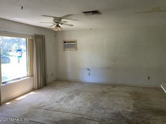 2nd image of 11 Ferris Ln