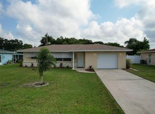 916 Gillespie St, Englewood, FL 34223