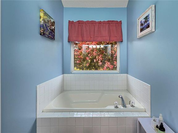 3rd image of 3004 Girard St