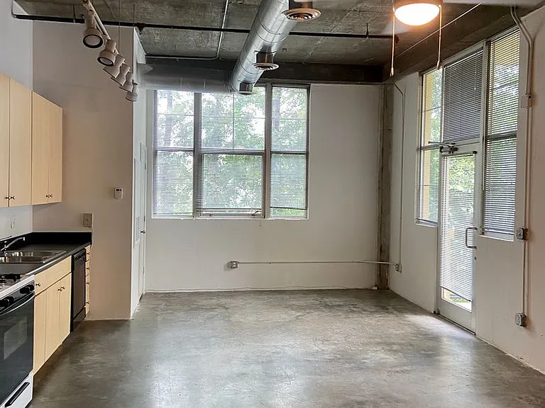 Ice House Lofts — Photo 25