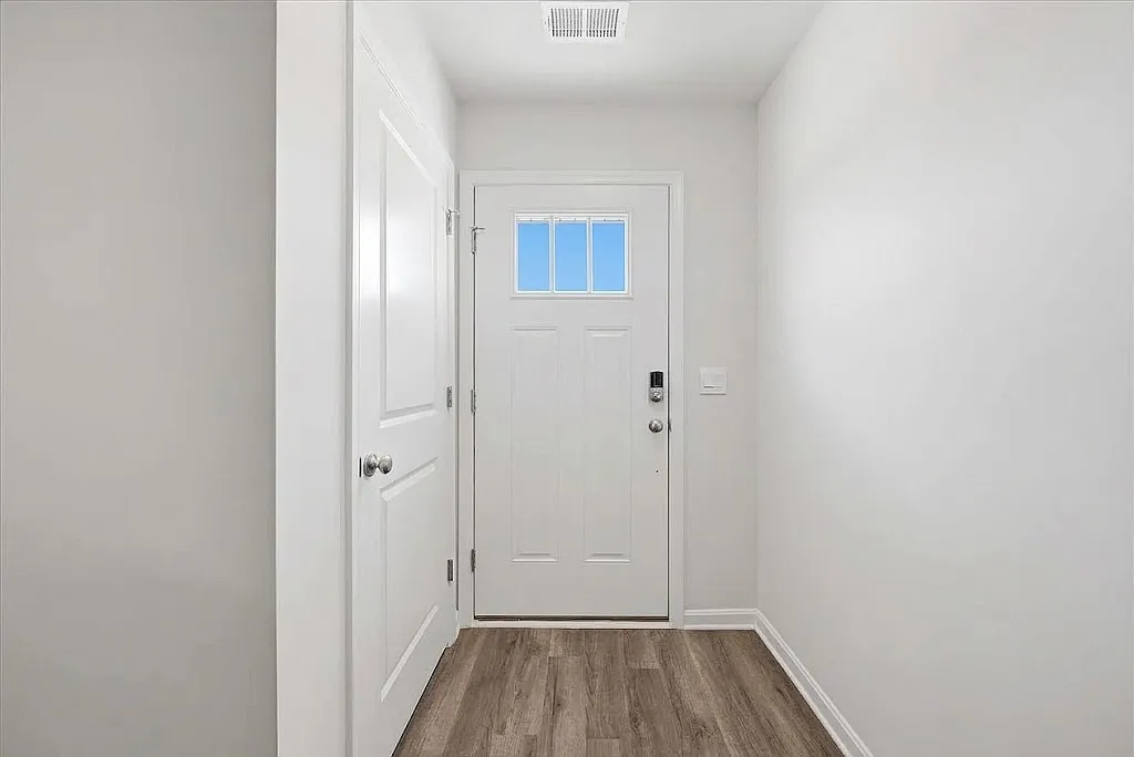 4 bed, 3.5 bath, 1889 sqft, $2,300 — Photo 4
