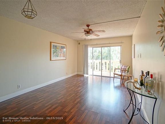 5th image of 900 River Reach Dr APT 206