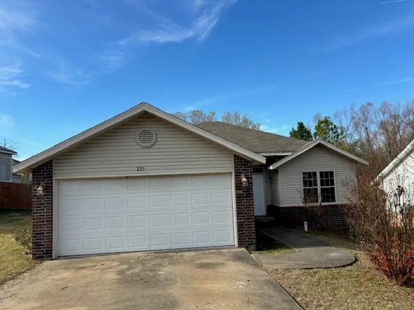 235 Holly St, Huntsville, AR 72740