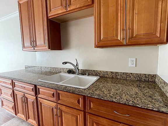 4th image of 2420 Steiner St #5079324