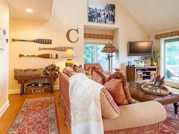 2nd image of 4 Juniper Hill Dr