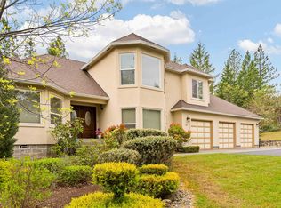 385 Brookstone Hills Dr, Grants Pass, OR 97526