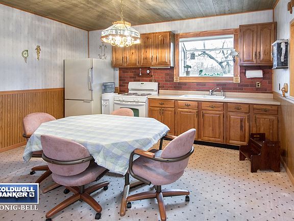 Kitchen / Breakfast Room