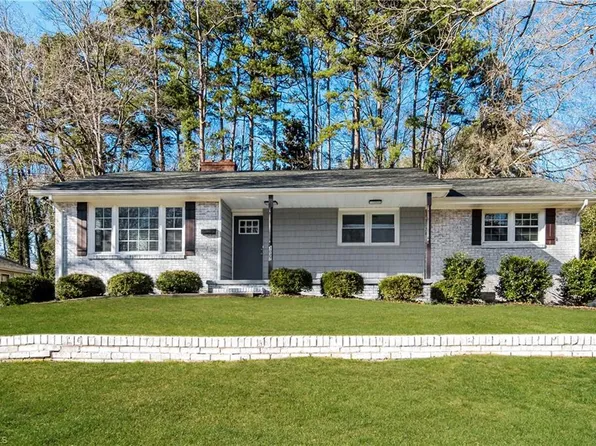 3027 Kinnamon Rd, Winston Salem, NC 27104