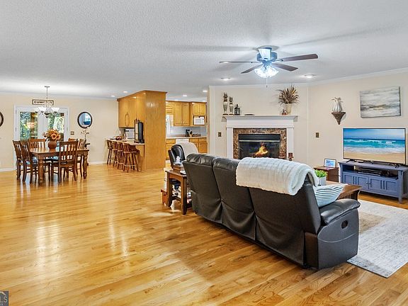 3rd image of 4150 Martin Ln