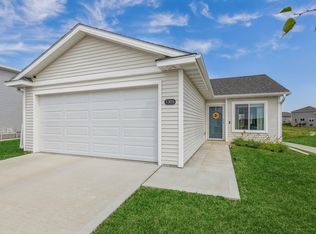 1305 Blazing Star Dr, Carlisle, IA 50047