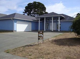 1705 Arlington Dr, Crescent City, CA 95531