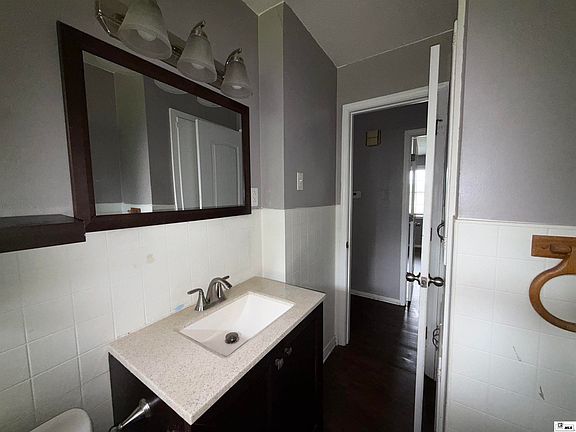 5th image of 513 Nichols Dr