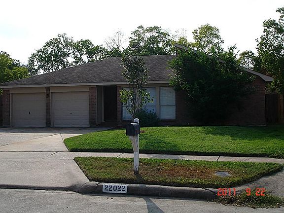 3rd image of 22022 Knoll Lake Ln