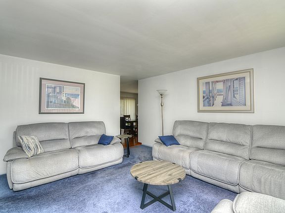 4th image of 736 Cynthia Ln