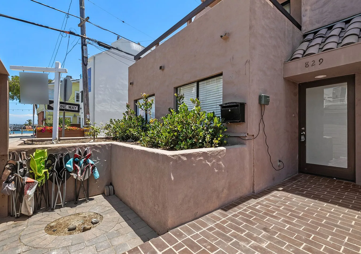 Mission Beach. 3 bedroom, 2.5 bath, 2 car garage, — Photo 2