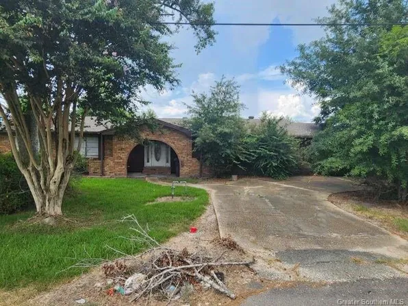 1235 Susan St, Sulphur, LA 70665
