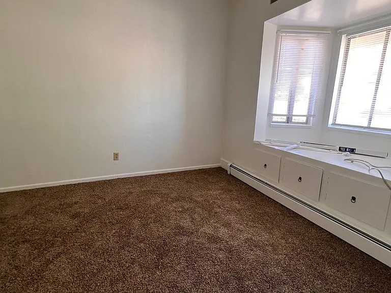 615 E Front St — Photo 6