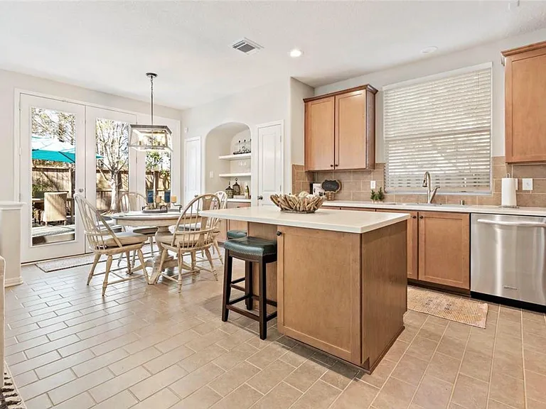 46 Flickering Sun Ct — Photo 17