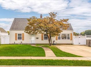 73 Forge Ln, Levittown, NY 11756